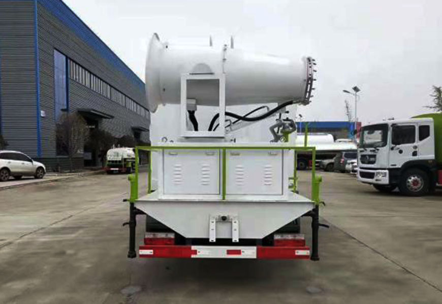 東風(fēng)多利卡6-8方抑塵車(chē)后方展示圖