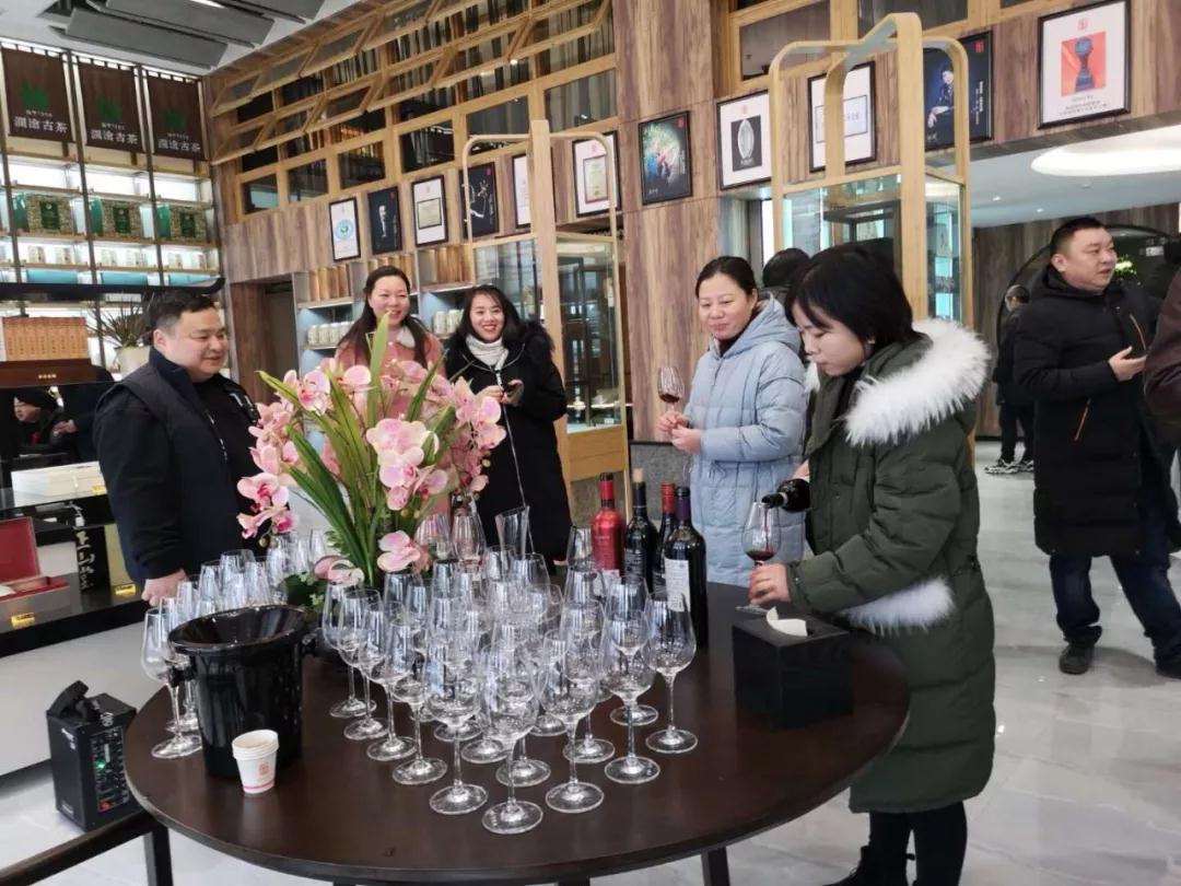 專題：程力匯隆重試營業(yè)，賓客盈門商賈名媛薈萃