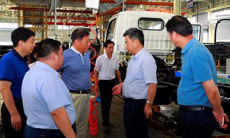 華菱星馬集團(tuán)劉漢如董事長(zhǎng)蒞臨程力汽車集團(tuán)商務(wù)考察暨洽談戰(zhàn)略合作項(xiàng)目