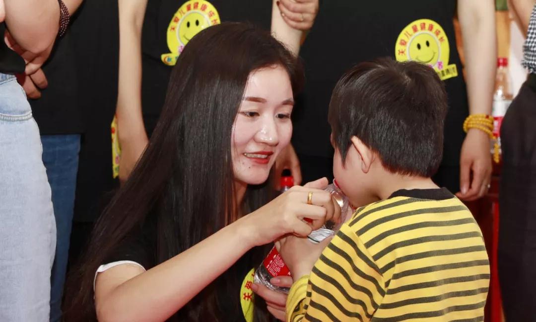 弘揚(yáng)傳統(tǒng)美德，關(guān)愛兒童成長----首屆“魅力隨州，多彩程力”抖音大賽捐贈(zèng)公益活動(dòng)紀(jì)實(shí)