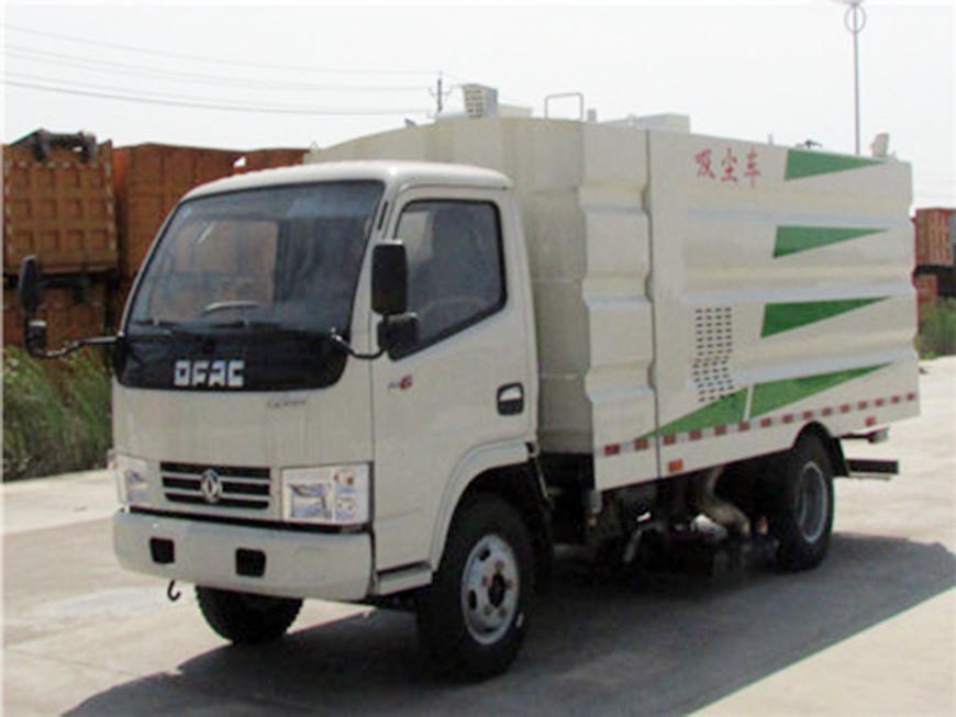 東風(fēng)多利卡小型吸塵車(chē)