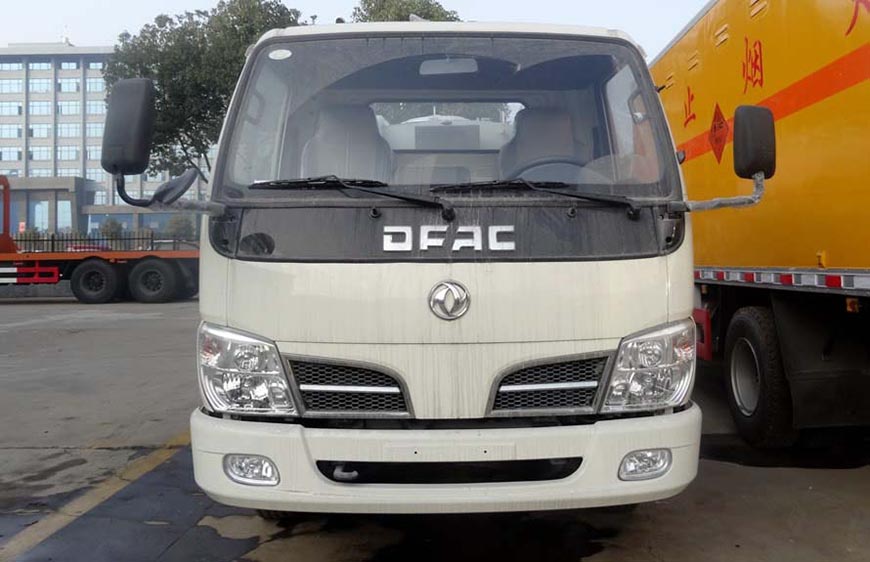 東風(fēng)多利卡小型高壓清洗車